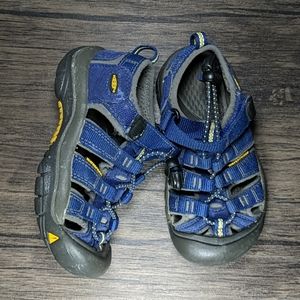 Keen toddler blue sandals for boys or girls